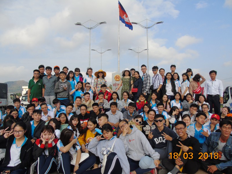 Học sinh trường tham quan học tập tại Tiền Giang